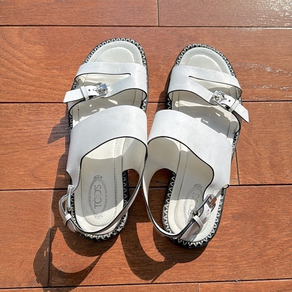 Tod’s white sandals - Picture 1 of 2